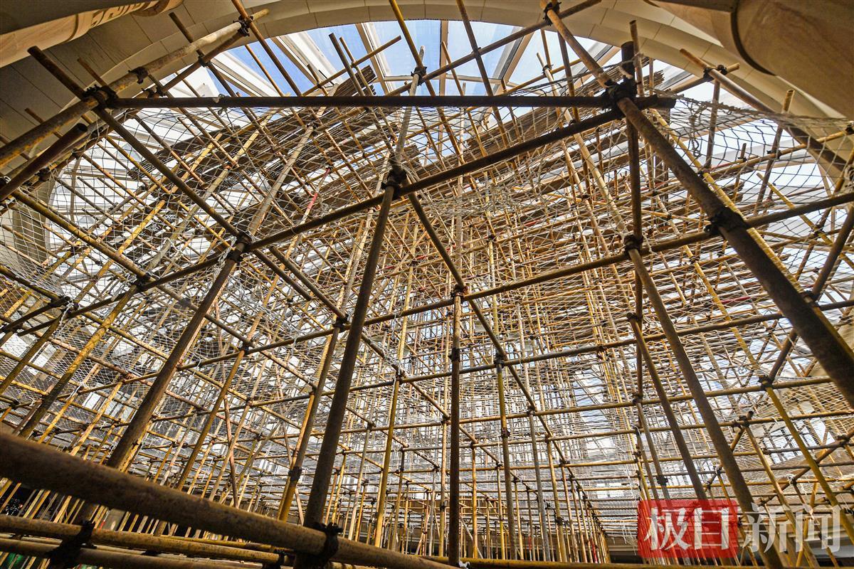 24米高空作業(yè)忙，武漢圖書館錐形玻璃頂即將煥新